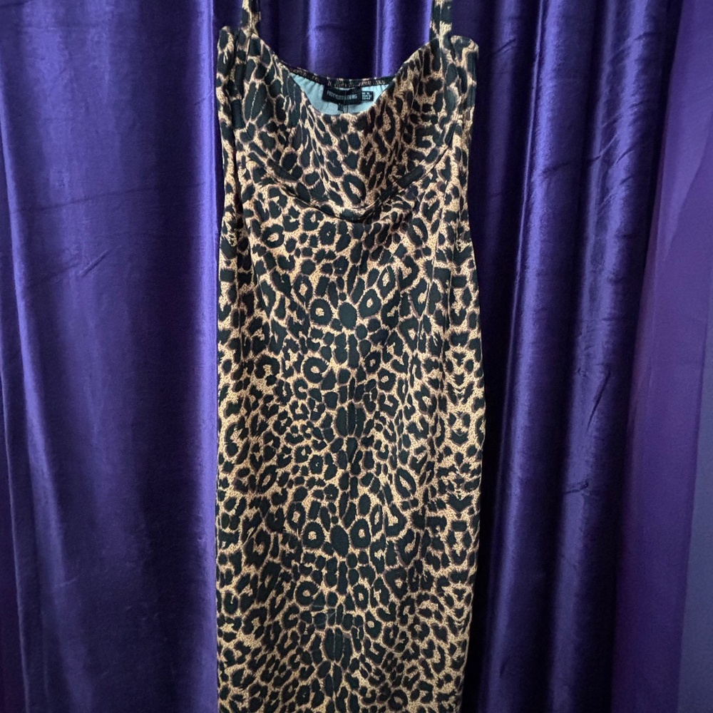LEOPARD PRINT STRAPPY CUP DETAIL MIDI DRESS